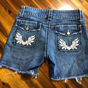 Refuge Premium cut-offs. Cute pockets! Size 7.